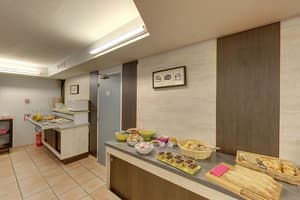 thumbnail: Breakfast area