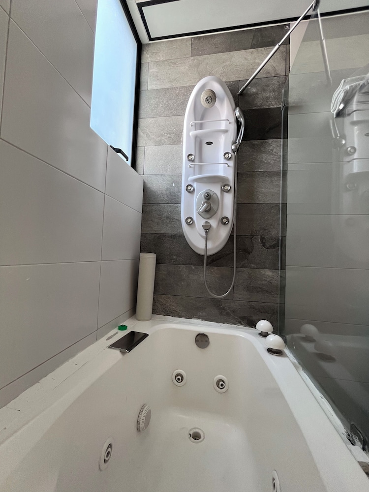 Private spa tub