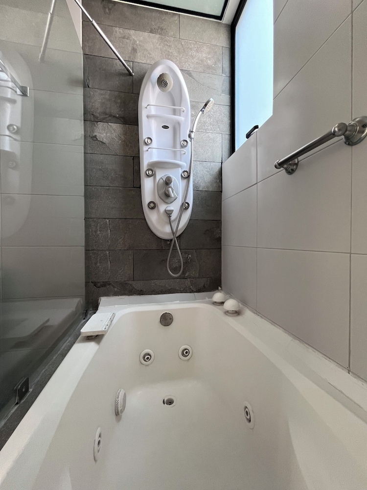 Private spa tub