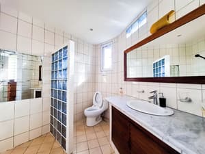 thumbnail: Bathroom shower