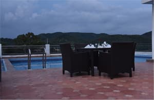 thumbnail: Front of property