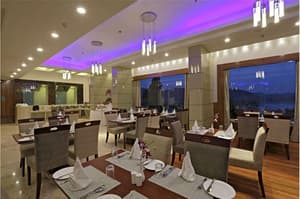 thumbnail: Restaurant