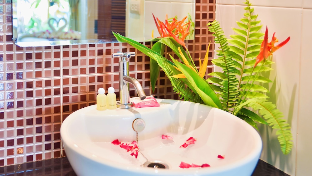 Bathroom sink