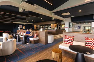 thumbnail: Bar (on property)