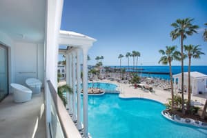 thumbnail: Outdoor pool