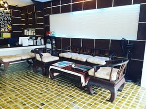 thumbnail: Lobby sitting area