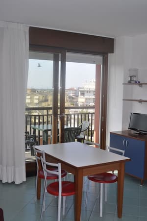 thumbnail: In-room dining