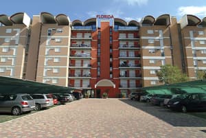 thumbnail: Exterior