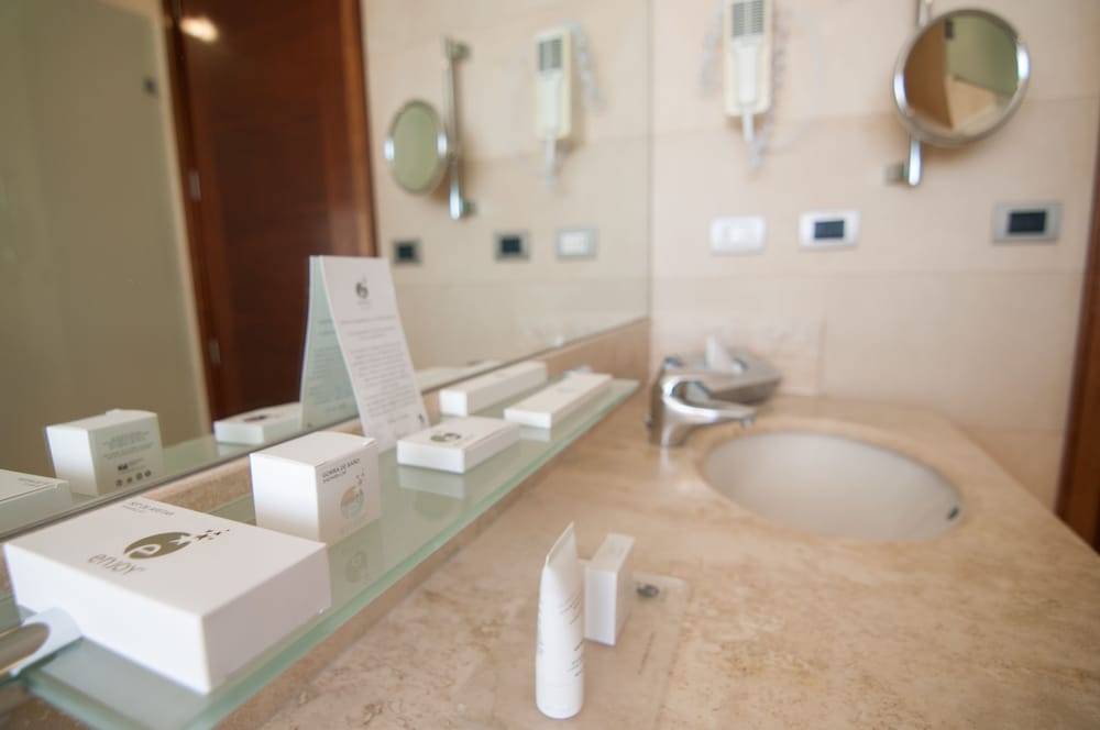Bathroom amenities