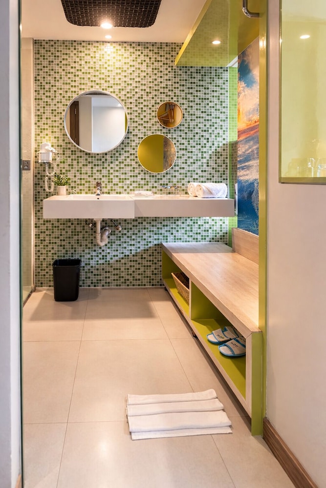 Bathroom amenities