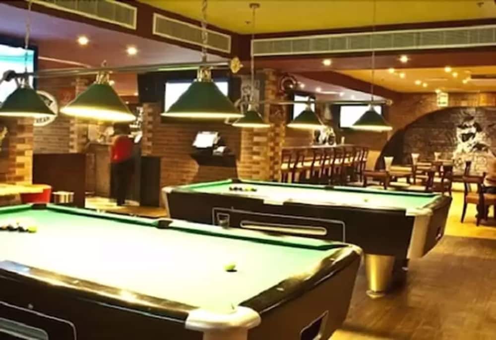 Sports bar