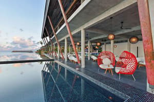 thumbnail: Bar (on property)