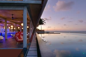 thumbnail: Bar (on property)