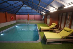 thumbnail: Front of property