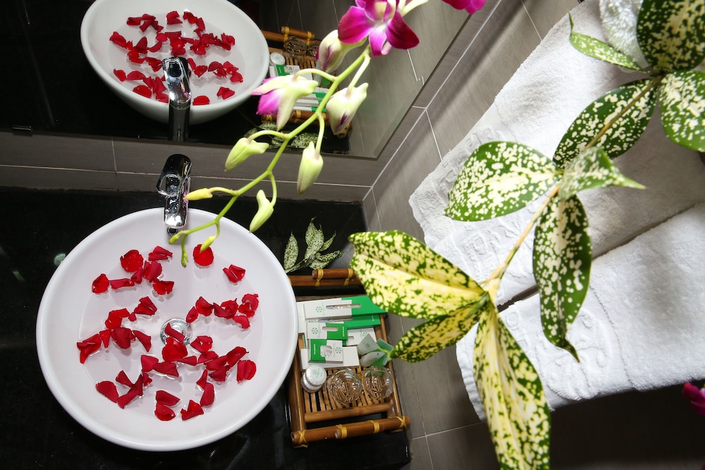 Bathroom amenities