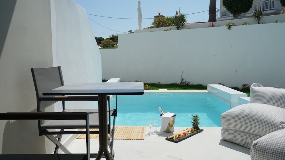 Private pool