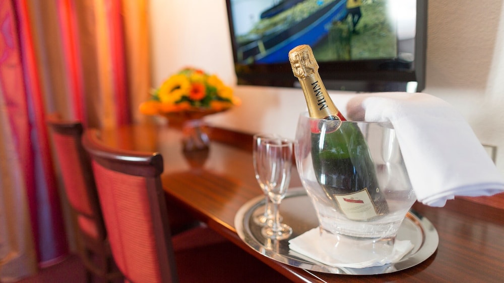 Room service - dining