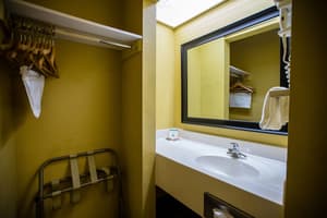 thumbnail: Bathroom sink