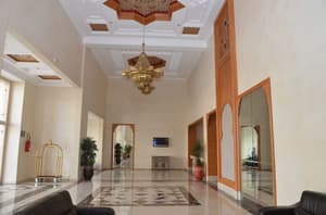 thumbnail: Interior entrance