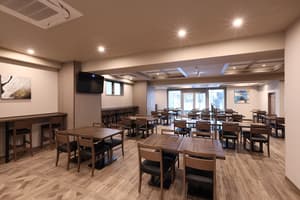 thumbnail: Restaurant