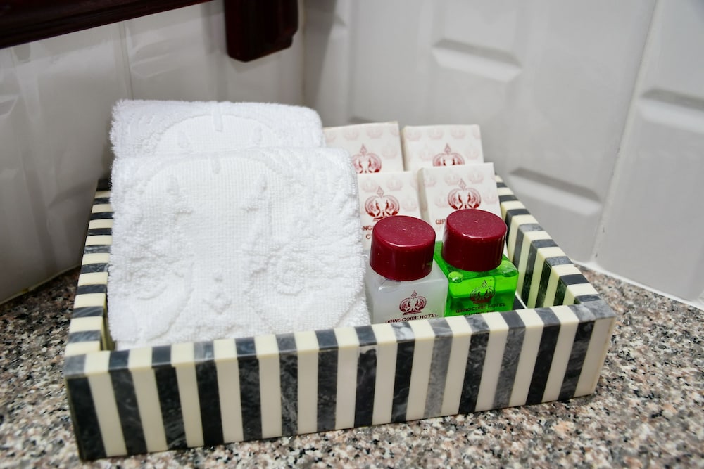 Bathroom amenities