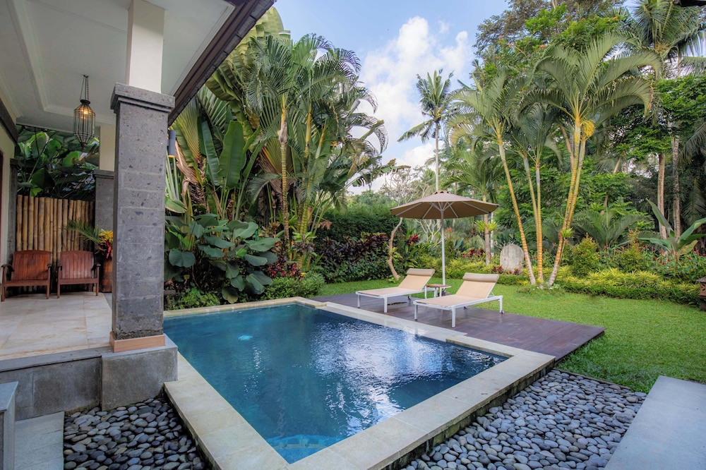 Private pool