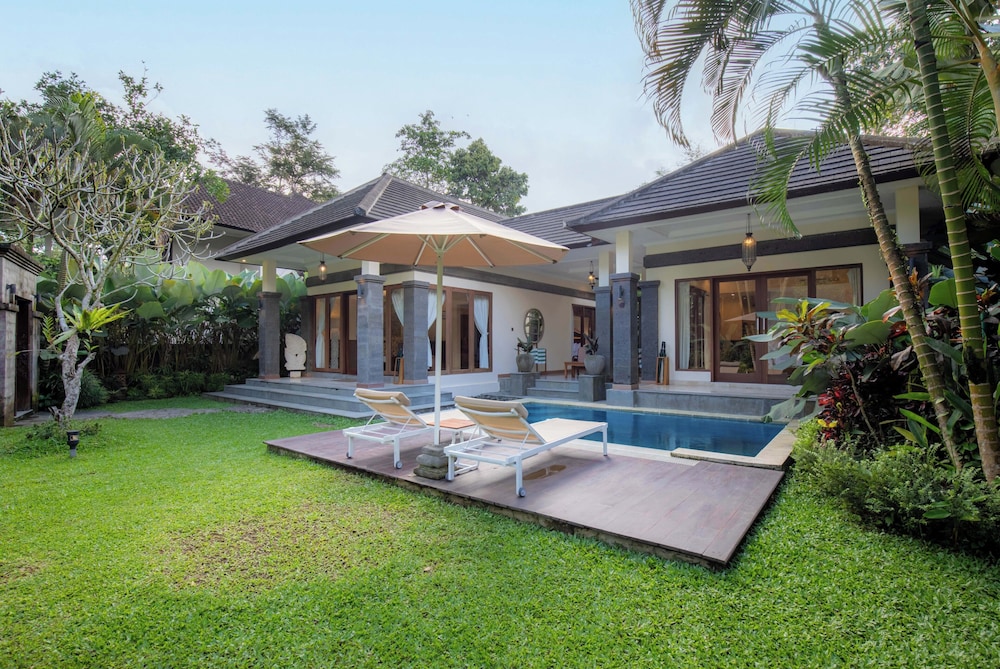 Private pool