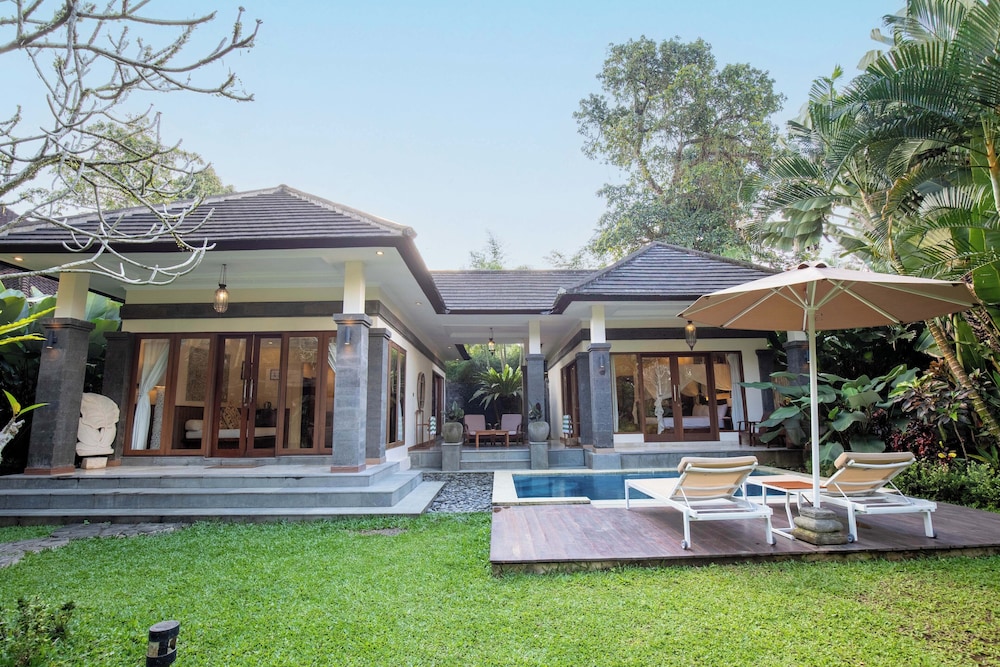 Private pool