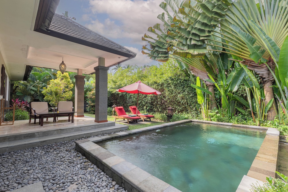 Private pool