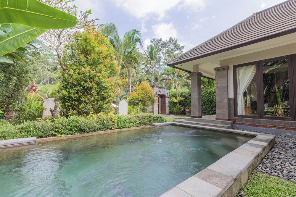Private pool
