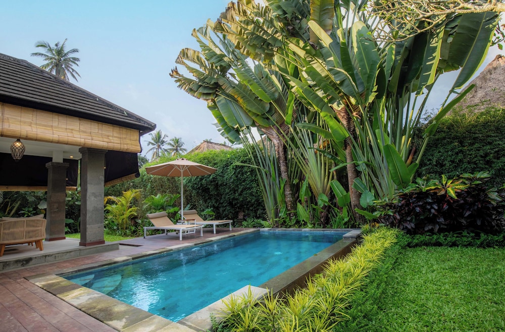 Private pool