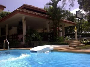 thumbnail: Outdoor pool