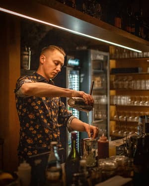 thumbnail: Bar (on property)
