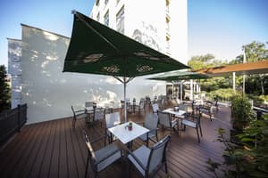 thumbnail: Outdoor dining
