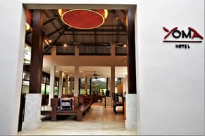 thumbnail: Interior entrance