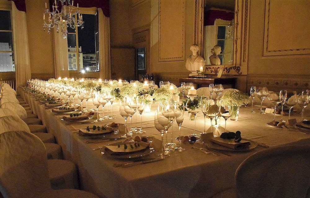 Banquet hall
