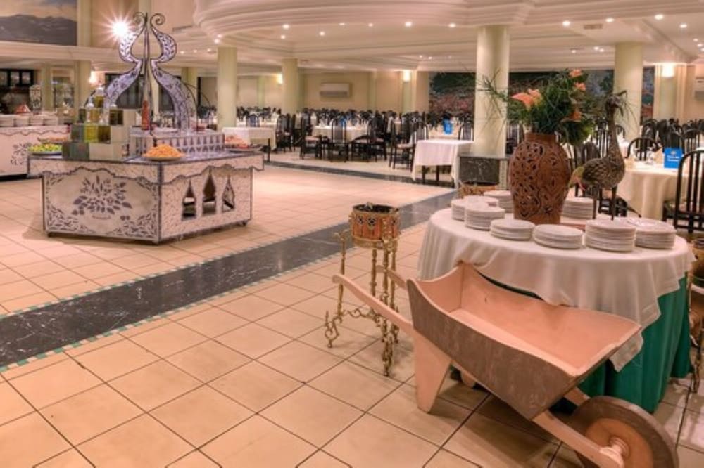 Restaurant-cafeteria