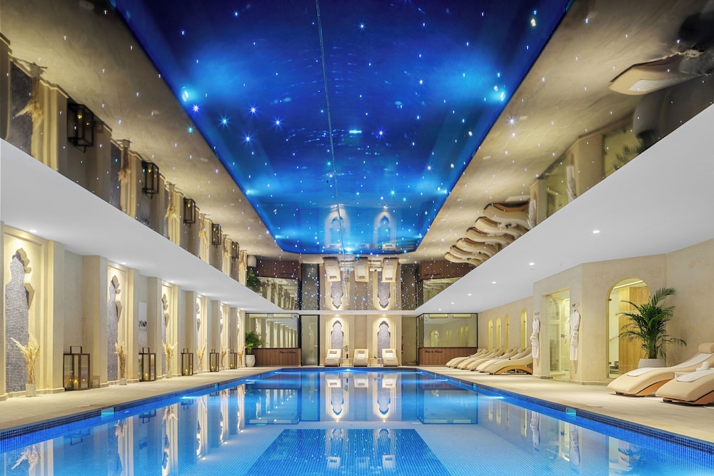 Swimming pool-spa