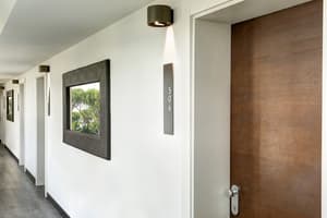 thumbnail: Hallway