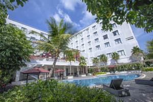 thumbnail: Outdoor pool