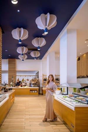thumbnail: Restaurant