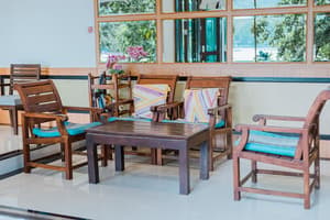 thumbnail: Lobby sitting area