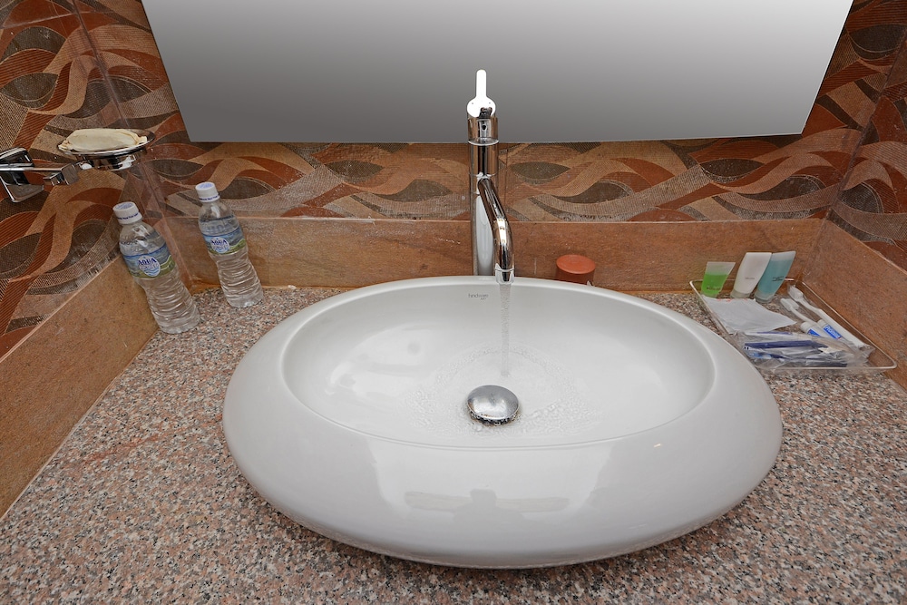 Bathroom sink