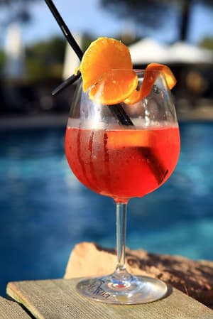 thumbnail: Bar (on property)