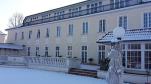 thumbnail: Exterior