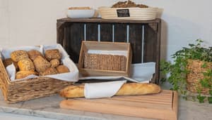 thumbnail: Breakfast area