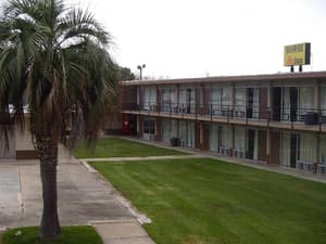 thumbnail: Exterior