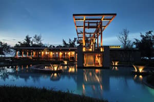 thumbnail: Outdoor dining