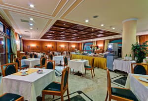thumbnail: Restaurant