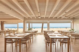 thumbnail: Outdoor dining